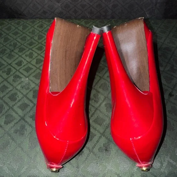Stuart Weitzman Red Patent Leather Heels - Picture 7 of 16